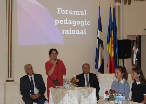 Programul Inovativ de Învățare InnoSchool prezentat la Forumul pedagogilor din raionul Ungheni